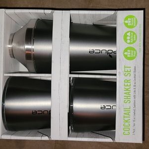 Cocktail shaker set